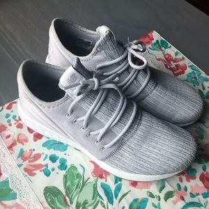 Women’s New Balance